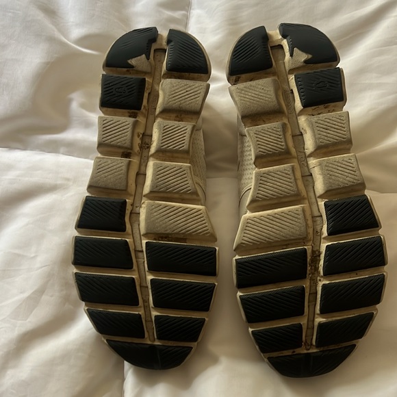 On Running Shoes Qc Cloud Sneakers Poshmark